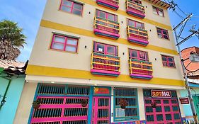 Apto cerca Malecón, Plaza Principal, Plazoleta Zocalos, a 8 min de la Piedra del Peñol, GRATIS PARQUEADERO!!!